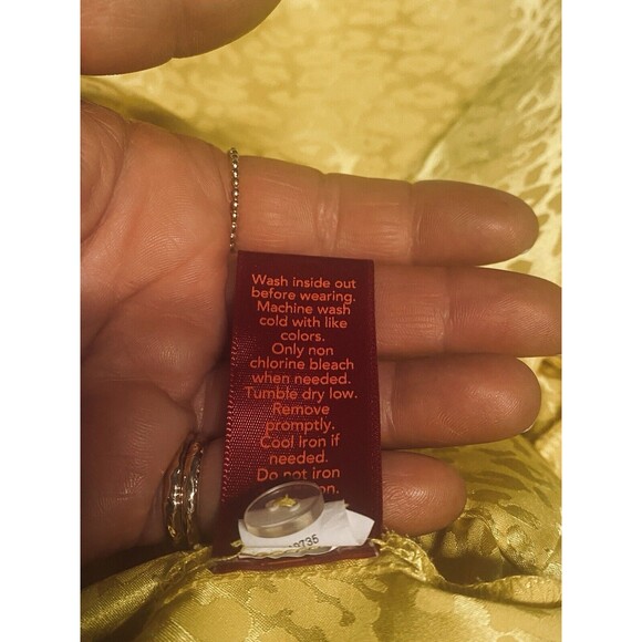 Jennifer Lopez JLO Long Sleeve Yellow/Gold Leopard Print Top Womens Size Small - Picture 9 of 10